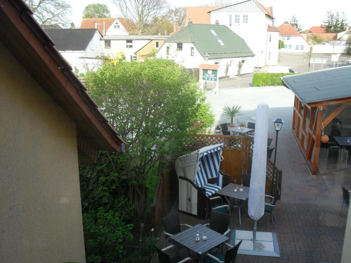 Hotel-Pension Zur Mole Wiek auf Ruegen Exterior photo
